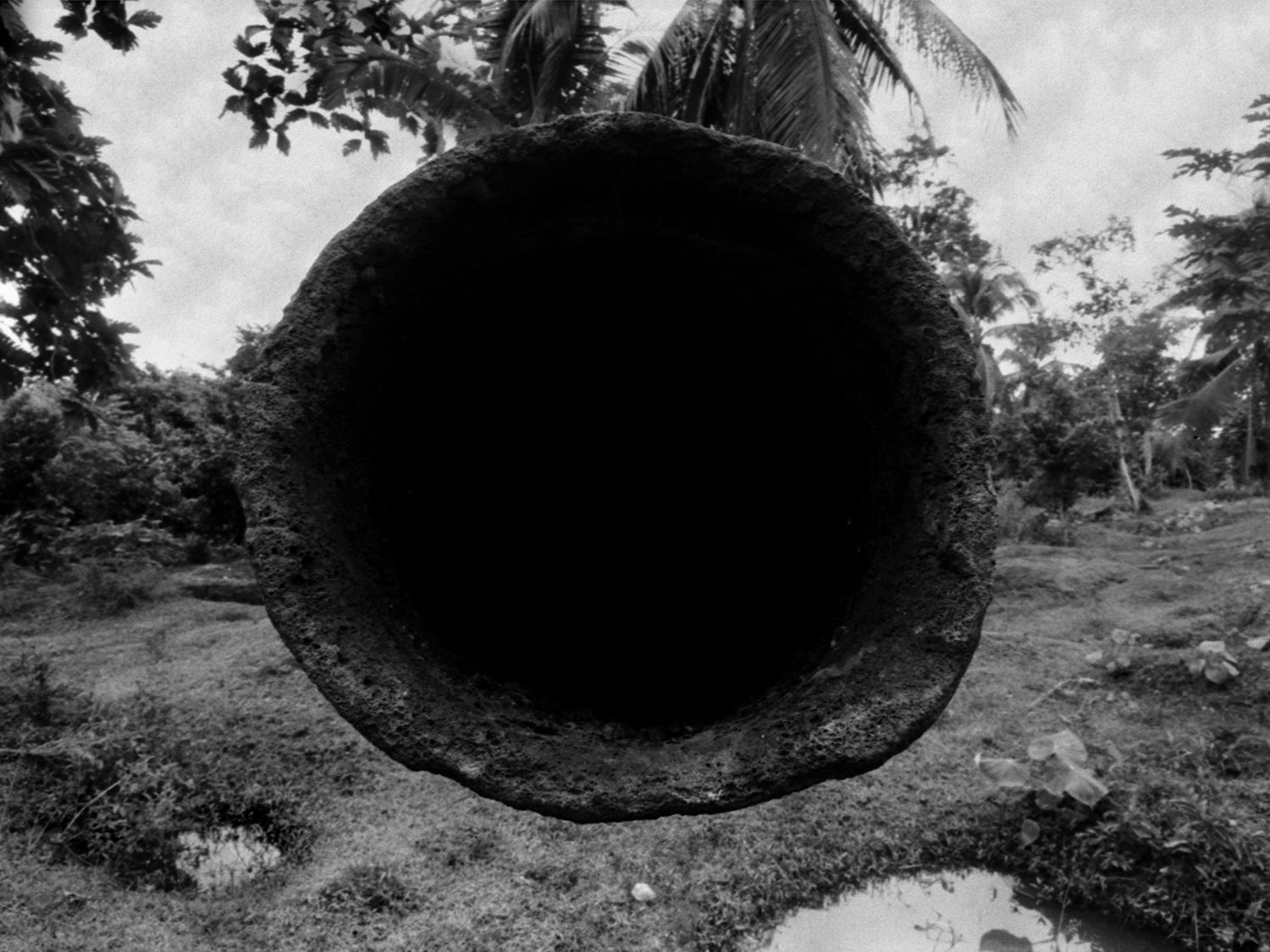 Adrián Balseca, «Horamen (Tola del Pajarito)», 2017. 35mm, fotografia a preto e branco, impressão digital em papel Ilford, 50 x 37,5 cm. Edição de 5 + 2AP