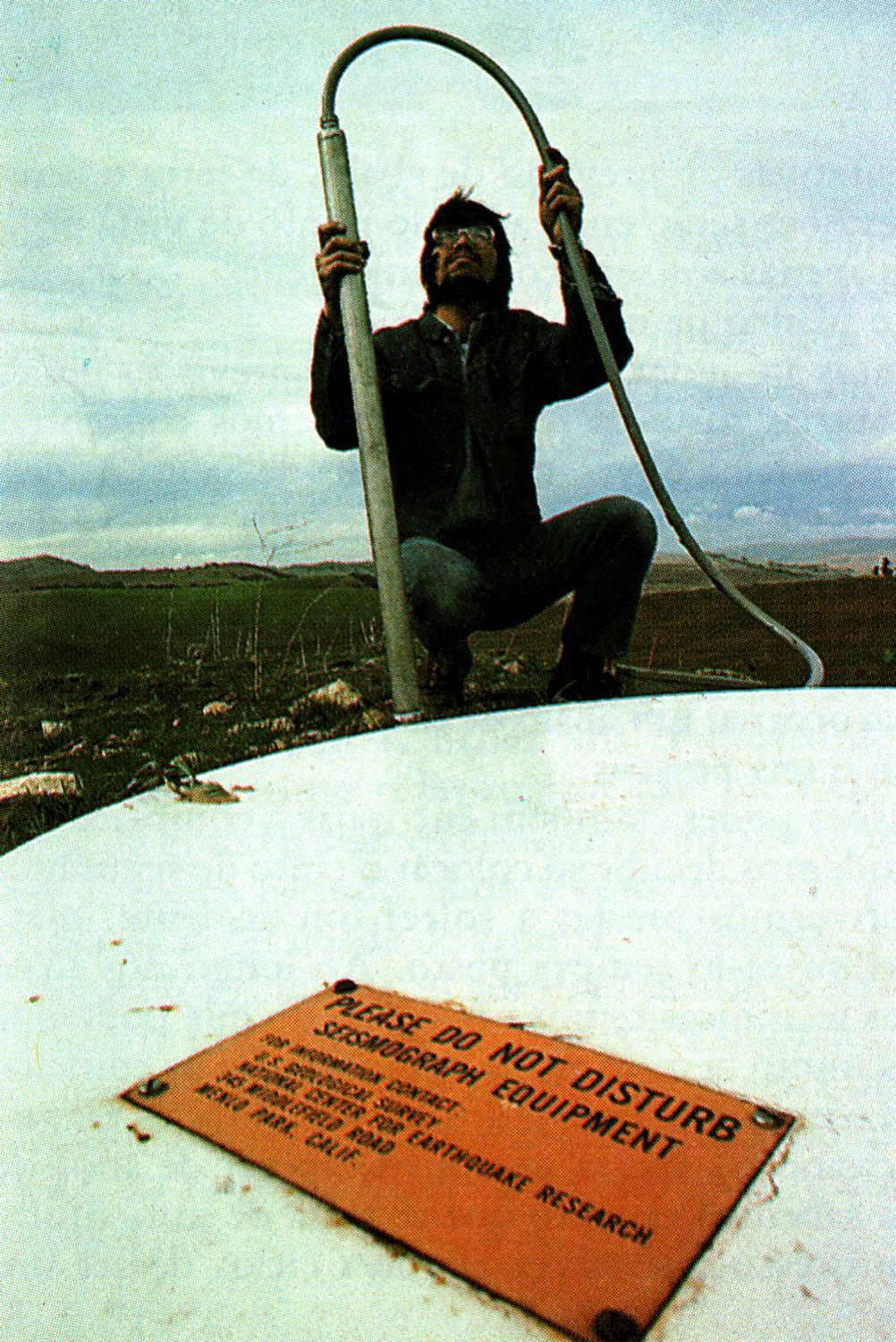 «Please do not disturb: seismograph equipment»