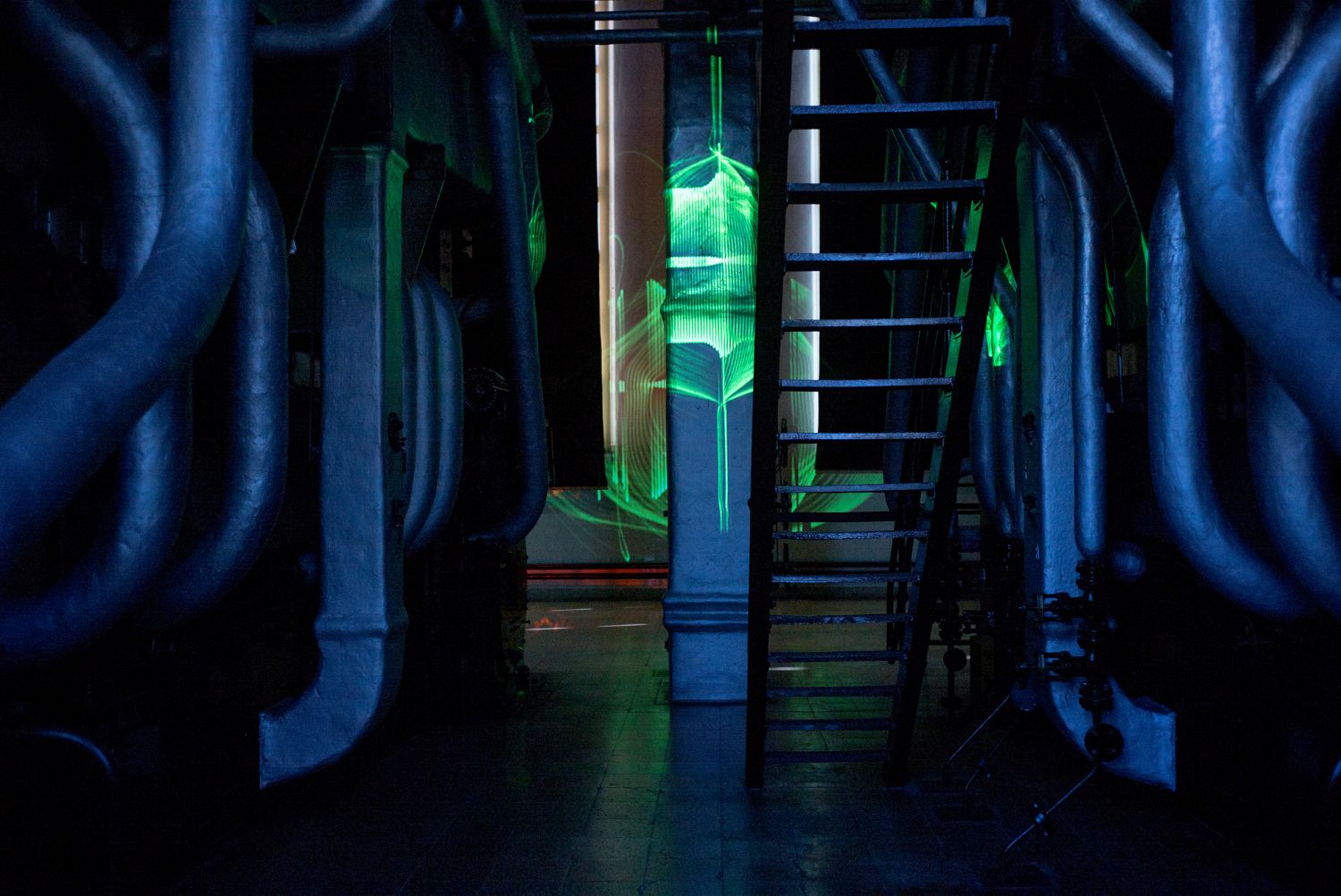 Gary Hill, «Linguistic Spill in the Boiler Room», MAAT, Lisboa, 2018; Foto: Mário Martins