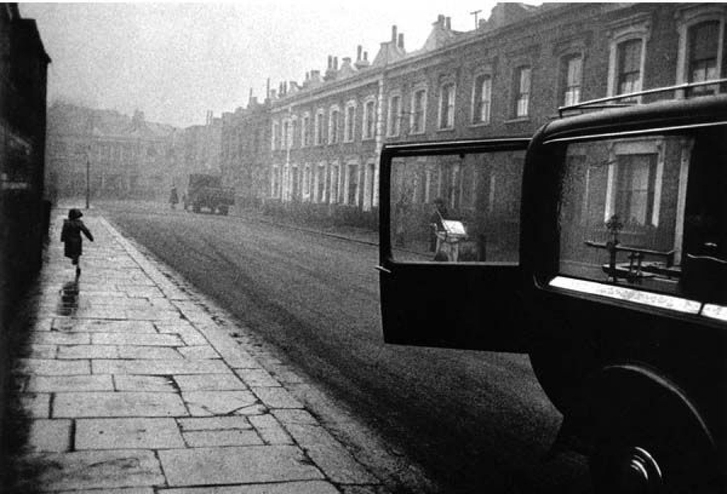 Robert Frank, London Street, 1951