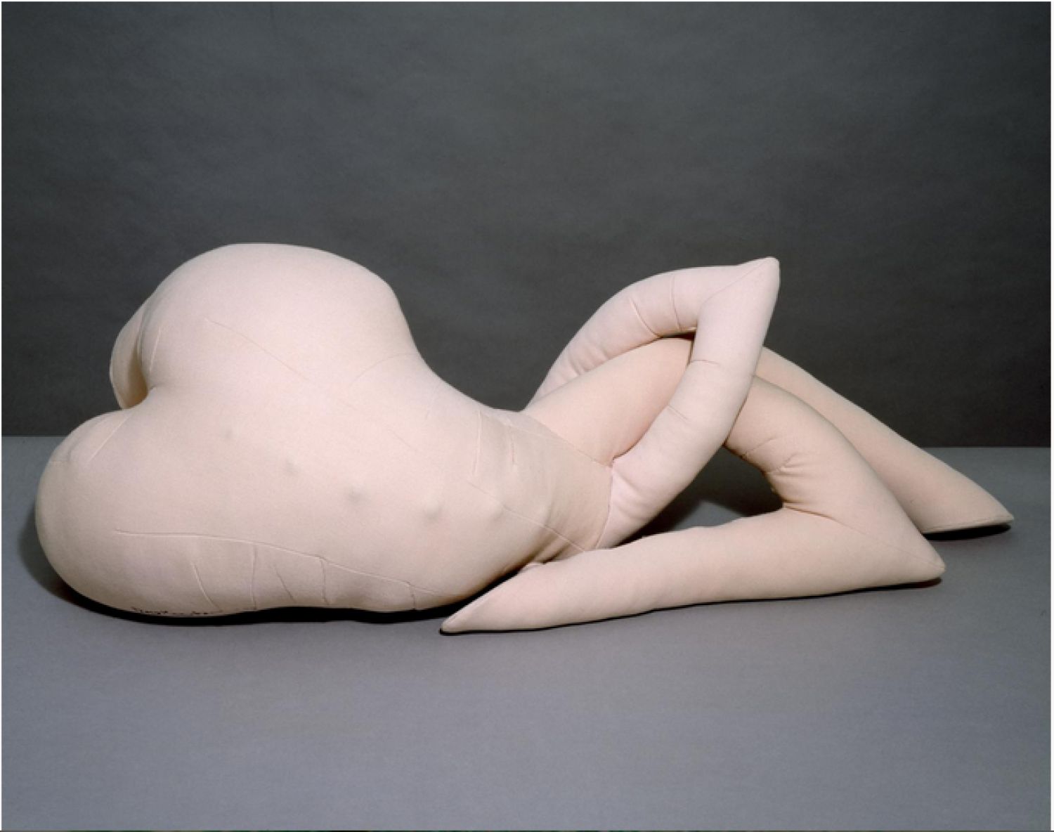 Dorothea Tanning, Nue couchée, 1969-70