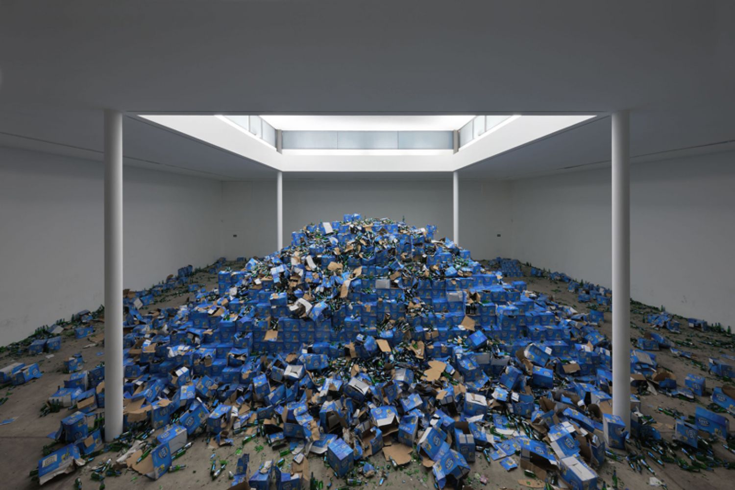 Cyprien Gaillard, «The Recovery of the Discovery», KW Institute for Contemporary Art, Berlim, 2011