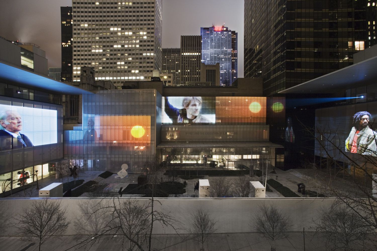 Doug Aitken, «Sleepwalkers», 2007